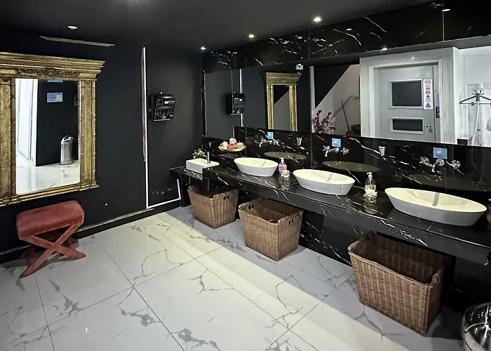 فندق Thalia Deco & 3*