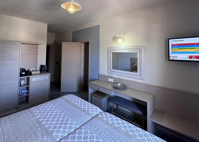 Thalia Deco & Hotel Hersonissos (Crete)