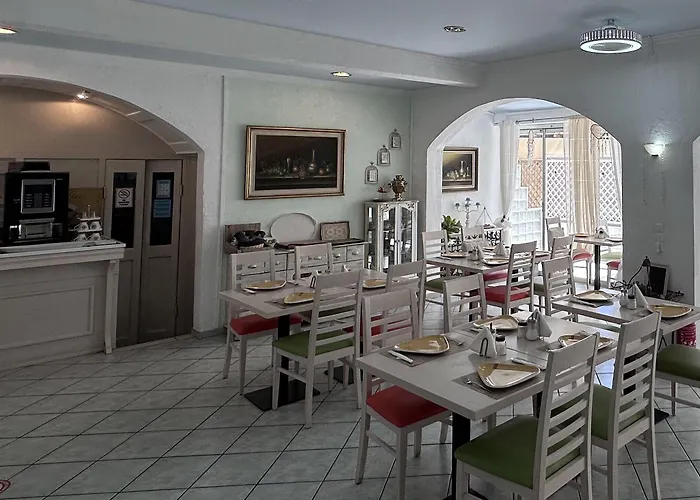 Thalia Deco & Hotel 3*